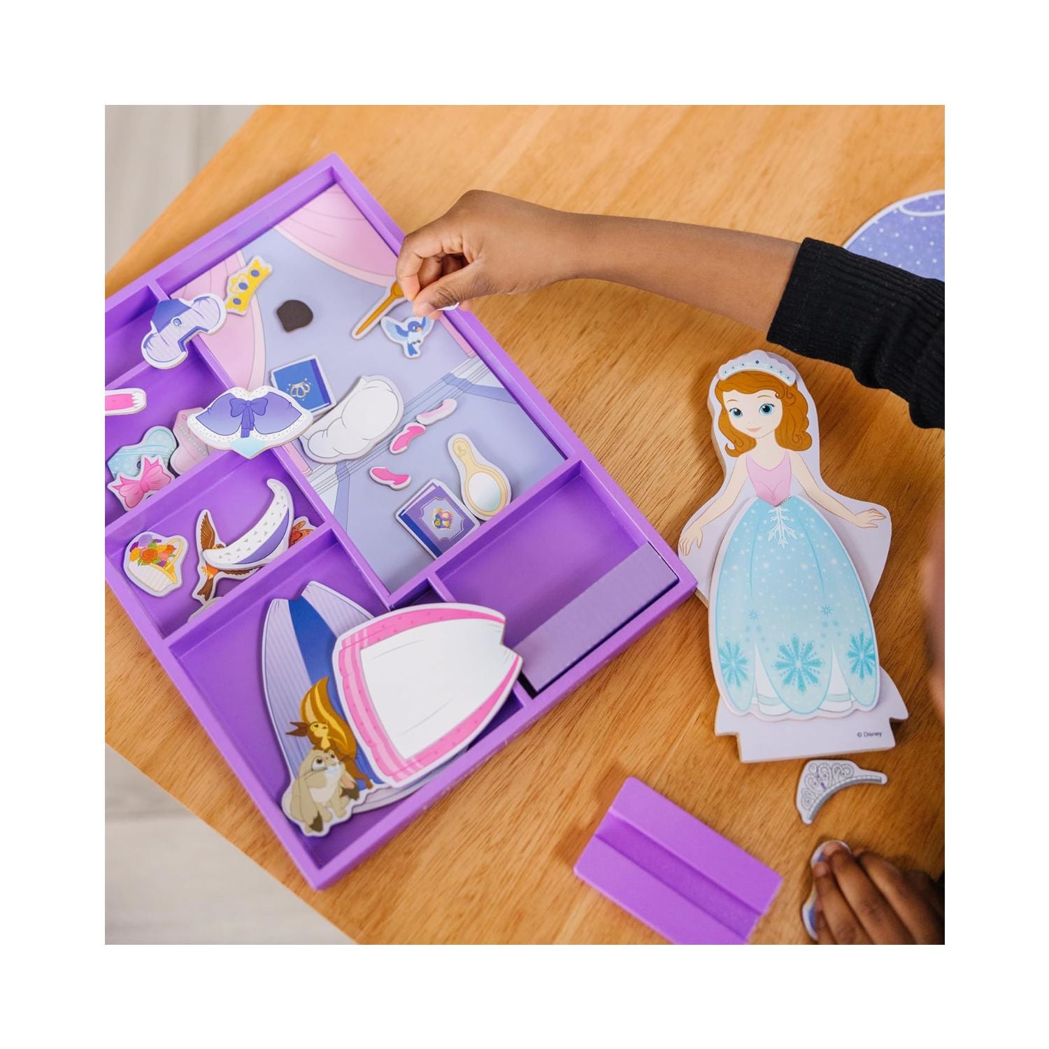 Melissa & Doug Wooden Magnetic dress-up Sofia The First