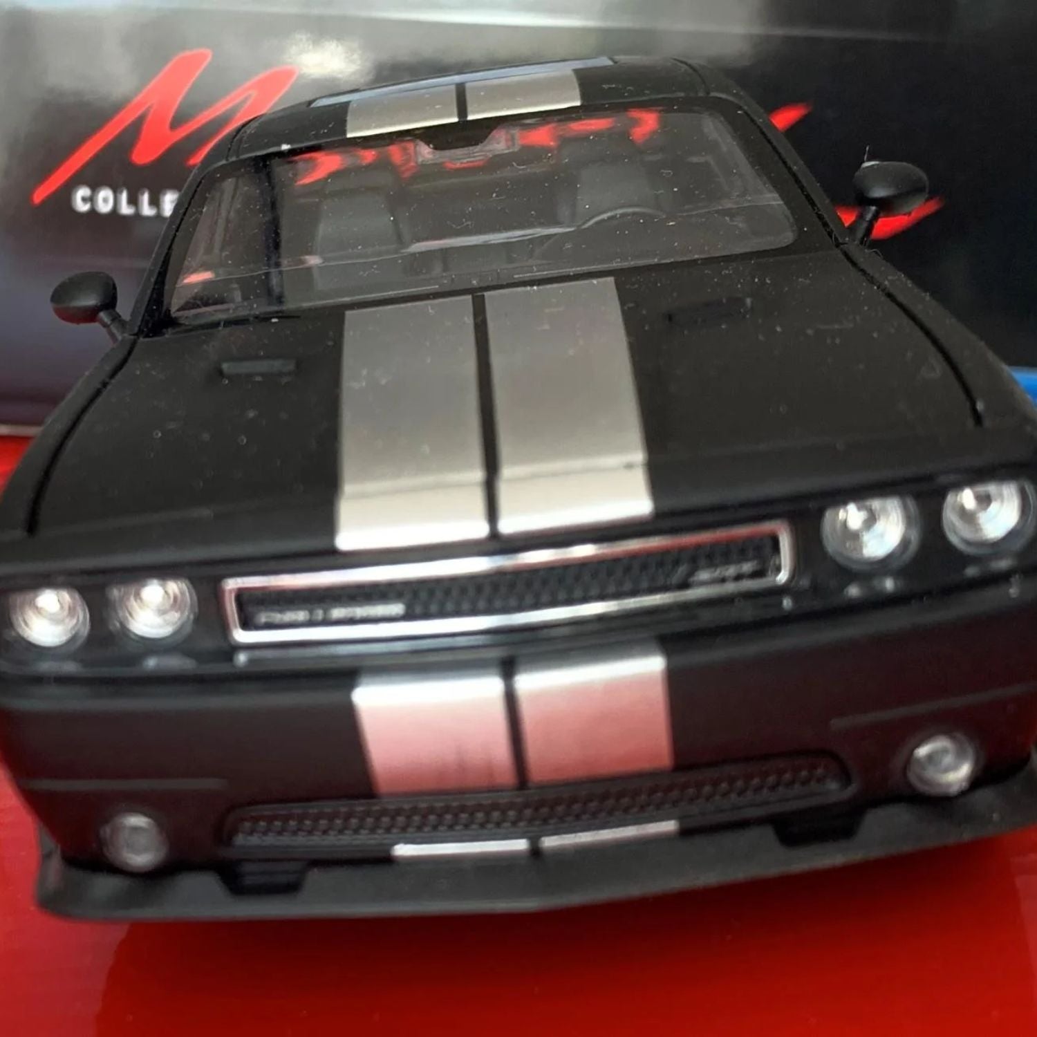 Welly 2012 Dodge Challenger SRT Matt Black Scale 1:24