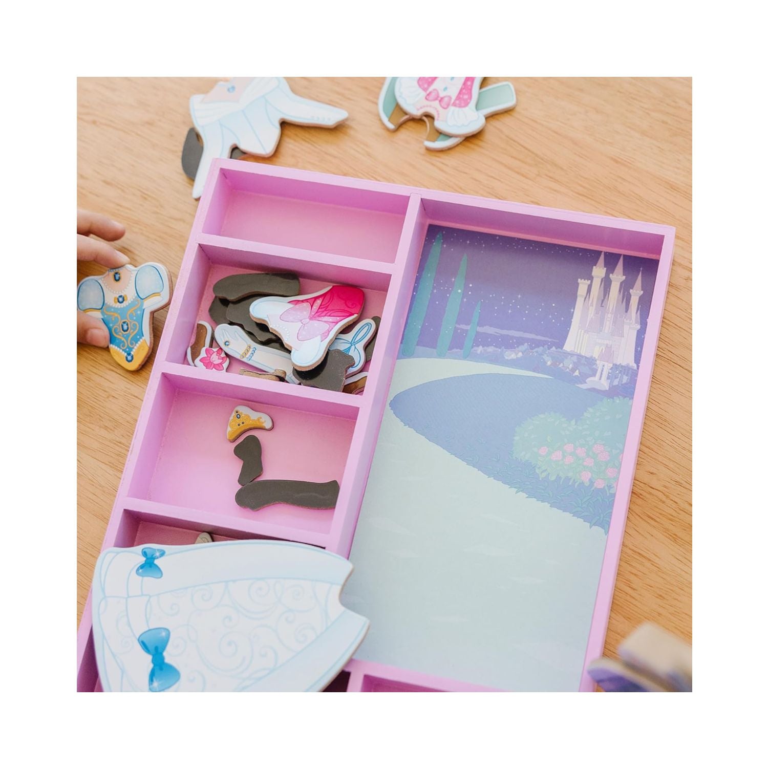 Melissa & Doug Wooden Magnetic dress-up Cinderella