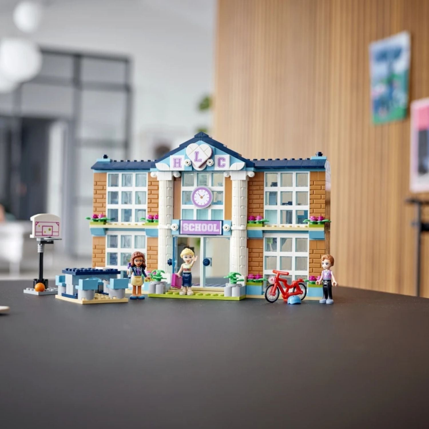 LEGO® Friends - Heartlake City School 41682