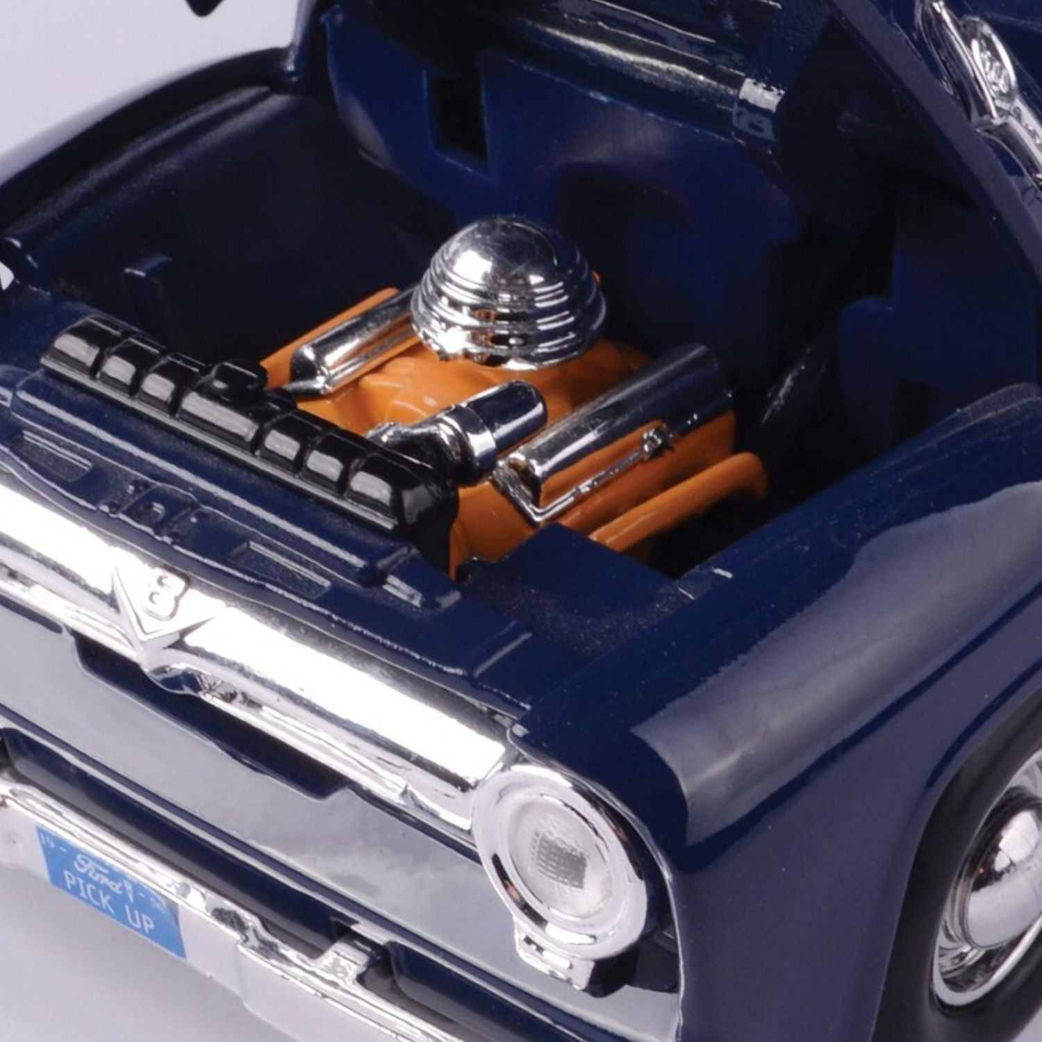 Motormax Ford F-100 Pickup Dark Blue 1956 1:24 Scale Diecast Car